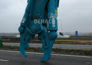 अटैचमेंट कंक्रीट क्रेशर Dehaco MS 130R