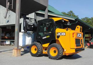 स्किड स्टीयर लोडर JCB 225