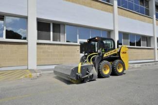 स्किड स्टीयर लोडर New Holland L213