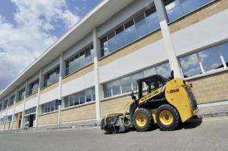 स्किड स्टीयर लोडर New Holland L213