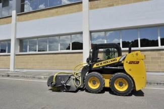 स्किड स्टीयर लोडर New Holland L213