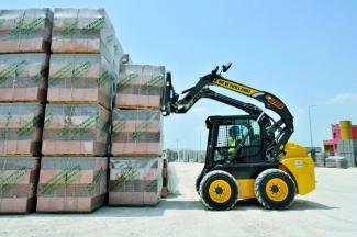 स्किड स्टीयर लोडर New Holland L218