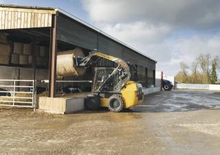 स्किड स्टीयर लोडर New Holland L220