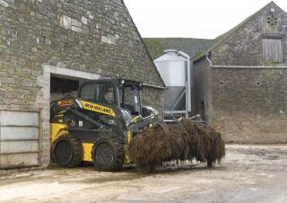 स्किड स्टीयर लोडर New Holland L220