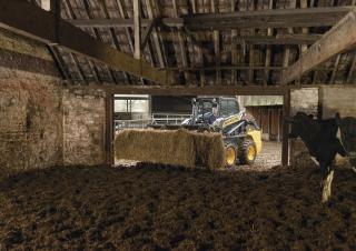 स्किड स्टीयर लोडर New Holland L220