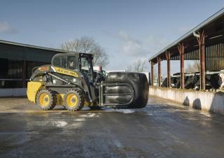 स्किड स्टीयर लोडर New Holland L220