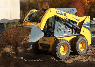 स्किड स्टीयर लोडर Gehl R220 