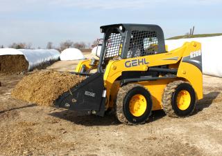 स्किड स्टीयर लोडर Gehl R260