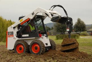 स्किड स्टीयर लोडर Bobcat S 130