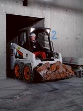स्किड स्टीयर लोडर Bobcat S100