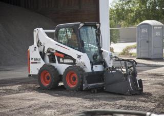 स्किड स्टीयर लोडर Bobcat S570