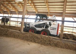 स्किड स्टीयर लोडर Bobcat S590