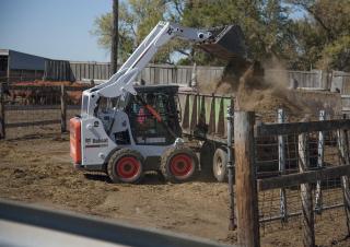स्किड स्टीयर लोडर Bobcat S590