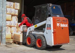 स्किड स्टीयर लोडर Bobcat S70