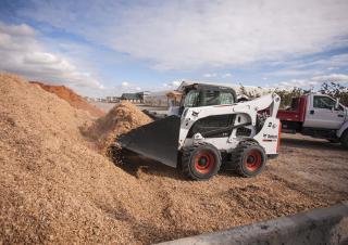 स्किड स्टीयर लोडर Bobcat S770