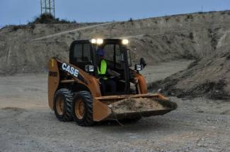स्किड स्टीयर लोडर Case SR 150