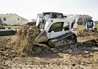 स्किड स्टीयर लोडर Bobcat T870