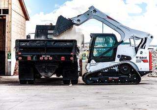 स्किड स्टीयर लोडर Bobcat T870