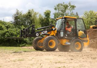 व्हील लोडर JCB 409
