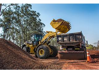 व्हील लोडर Caterpillar 966L