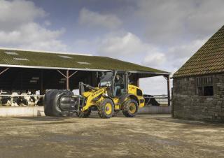 व्हील लोडर New Holland W70C Z-bar