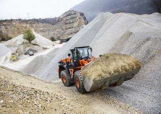 व्हील लोडर Hitachi ZW 330-5