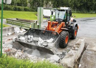 व्हील लोडर Hitachi ZW180-6