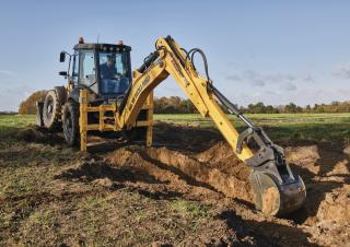 बैकहो लोडर New Holland B115C