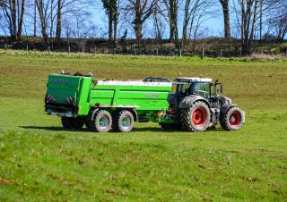 स्लरी और खाद तकनीक मैन्योर स्प्रेडर Joskin FERTI-SPACE 2 HORIZON FS6511/18BU