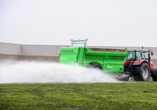 स्लरी और खाद तकनीक मैन्योर स्प्रेडर Joskin TORNADO3 HORIZON T5513/14V