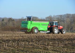 स्लरी और खाद तकनीक मैन्योर स्प्रेडर Joskin TORNADO3 HORIZON T5513/14V