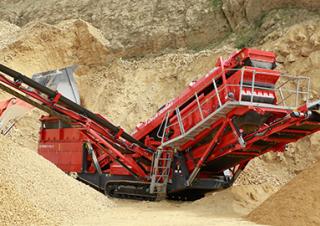मोबाइल स्क्रीनिंग प्लांट Terex-Finlay 674