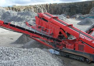 मोबाइल स्क्रीनिंग प्लांट Terex-Finlay 684 - 2 Deck