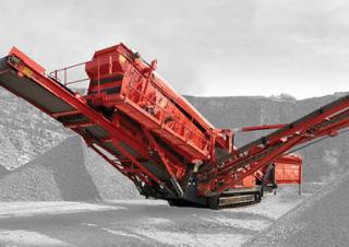 मोबाइल स्क्रीनिंग प्लांट Terex-Finlay 684 - 3 Deck