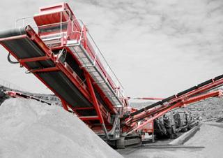 मोबाइल स्क्रीनिंग प्लांट Terex-Finlay 694+ Hybrid