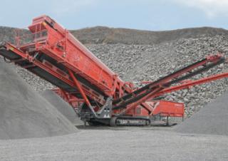 मोबाइल स्क्रीनिंग प्लांट Terex-Finlay 694+
