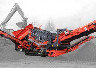 मोबाइल स्क्रीनिंग प्लांट Terex-Finlay 873+ Spaleck