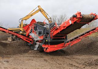 मोबाइल स्क्रीनिंग प्लांट Terex-Finlay 873+ Spaleck