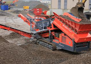 मोबाइल स्क्रीनिंग प्लांट Terex-Finlay 873+ Spaleck