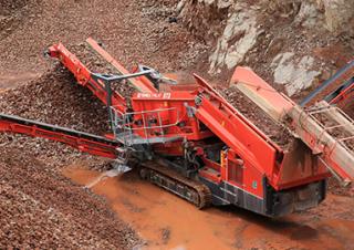मोबाइल स्क्रीनिंग प्लांट Terex-Finlay 873+