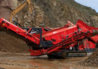 मोबाइल स्क्रीनिंग प्लांट Terex-Finlay 883+