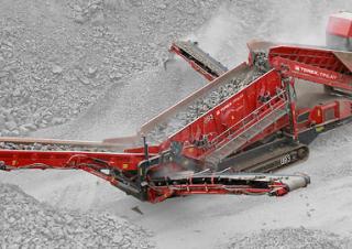 मोबाइल स्क्रीनिंग प्लांट Terex-Finlay 893