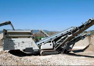 मोबाइल स्क्रीनिंग प्लांट Metso Lokotrack ST3.5