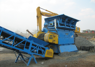 मोबाइल स्क्रीनिंग प्लांट Pilot Crushtec VGH 1000