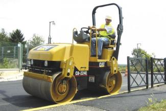 रोलर टैंडम वाइब्रेशन रोलर Caterpillar CB 224 E