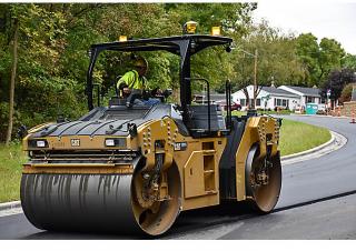 रोलर टैंडम वाइब्रेशन रोलर Caterpillar CB15