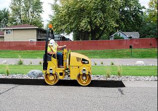रोलर टैंडम वाइब्रेशन रोलर Caterpillar CB1.7