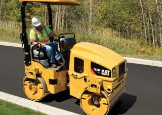 रोलर टैंडम वाइब्रेशन रोलर Caterpillar CB24B