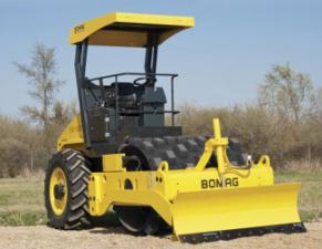 रोलर सिंगल-ड्रम रोलर Bomag BW 145 PDH-4