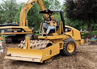 रोलर सिंगल-ड्रम रोलर Caterpillar CP44
